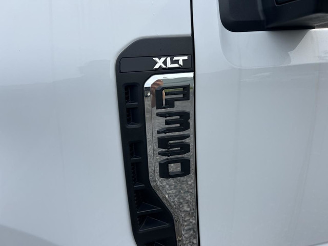 2023 Ford Super Duty F-350 DRW XLT in Cars & Trucks in Ottawa - Image 3