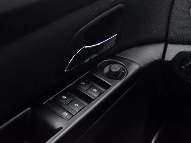 2014 Chevrolet Cruze LTZ in Cars & Trucks in Red Deer - Image 18