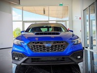 Comes equipped with: Heated Mirrors, Power Mirrors, Sunroof , Shark fin antenna, Halogen Headlamps,... (image 1)