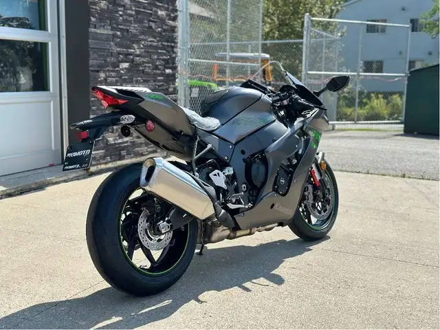 2025 Kawasaki Ninja ZX-10RR in Sport Bikes in Sherbrooke - Image 3