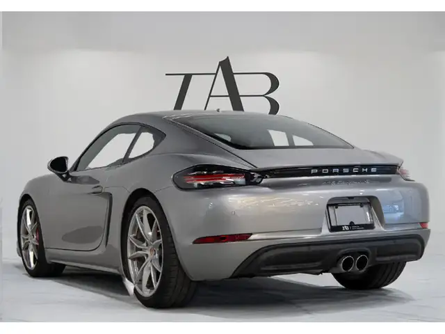 2024 Porsche 718 Cayman S | PREMIUM PKG | MANUAL | 20 IN WHEELS in Cars & Trucks in Mississauga / Peel Region - Image 6