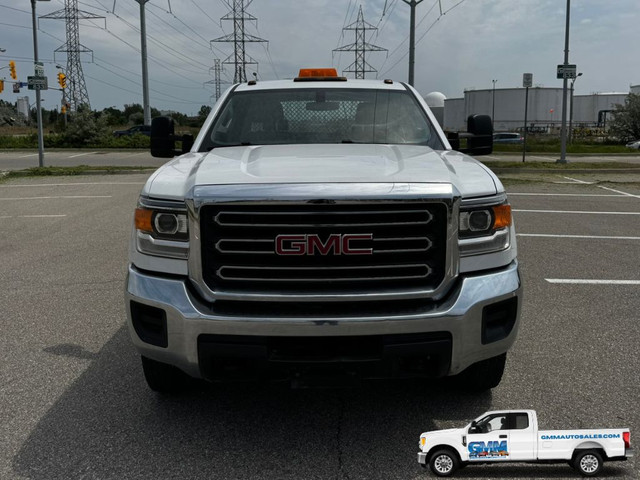 2018 GMC Sierra 3500HD Dually Crew Cab Flat Bed 4WD in Cars & Trucks in City of Toronto - Image 2