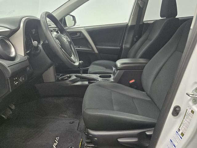 2018 Toyota RAV4 LE AWD, SIEGES CHAUFFANTS, MAGS, DEMAREUR in Cars & Trucks in Longueuil / South Shore - Image 2
