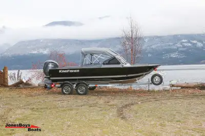 Highlights Yamaha F150XC Tuxedo Black / Grey Speckle Metallic silver waterline stripe Angler package...