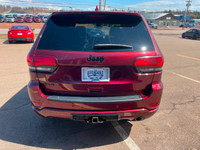 WAS: $29995 NOW: $28995Conquer every road in this 2019 Jeep Grand Cherokee Laredo 4x4! With rugged c... (image 7)