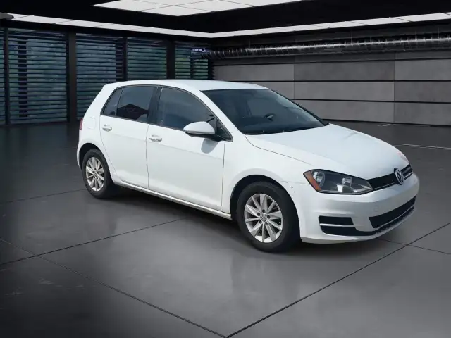 2015 Volkswagen Golf 1.8 TSI Trendline l Clean CarFax l Hatchbac in Cars & Trucks in Calgary - Image 3