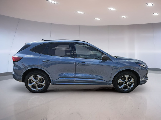 Ford Escape Hybrid St-Line 2023 in Cars & Trucks in Medicine Hat - Image 3