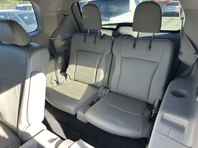 2012 Toyota Highlander Limited in Cars & Trucks in Mississauga / Peel Region - Image 19