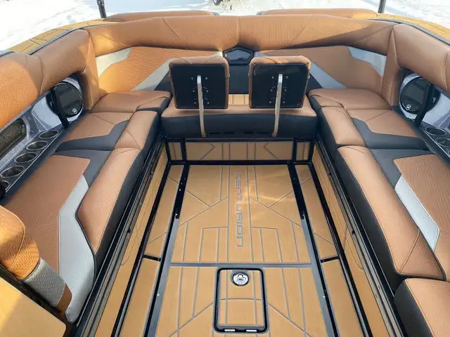 2021 Centurion Ri245 in Powerboats & Motorboats in Kelowna - Image 20