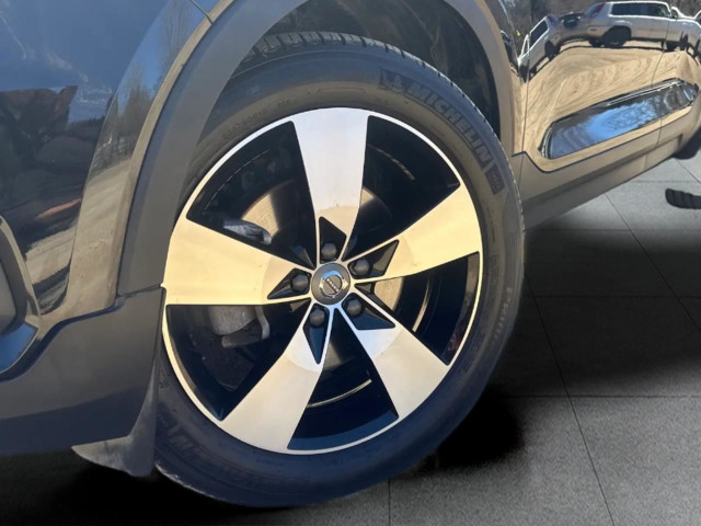 2021 Volvo XC40 T5 Momentum Momentum|| Accident Free|| Low Mi... in Cars & Trucks in Mississauga / Peel Region - Image 2