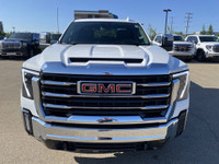 A perfect blend of rugged capability and refined comfort, the 2024 GMC Sierra 2500HD SLT arrives boa... (image 2)