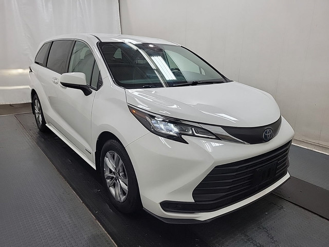 2021 Toyota Sienna LE 8-PASSENGER in Cars & Trucks in Mississauga / Peel Region