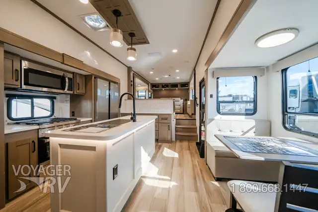 2025 Grand Design Reflection 360FLS in Travel Trailers & Campers in Kelowna - Image 7