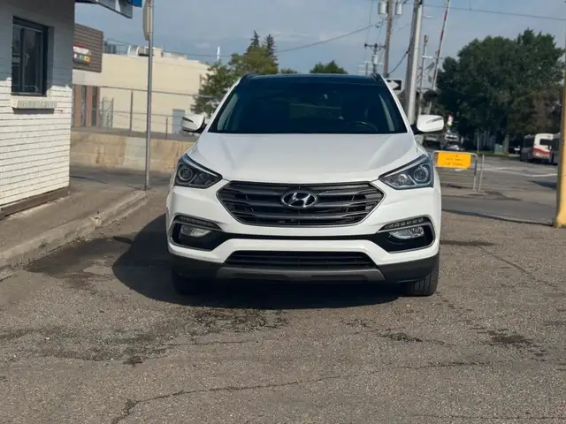 2018 Hyundai Santa Fe Sport 2.4L SE AWD in Cars & Trucks in Calgary - Image 5