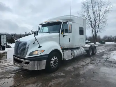 2017 International Prostar, 609945kms, Cummins ISX-15, Eaton Ultrashift 13spd automatic. Wabaso heat...