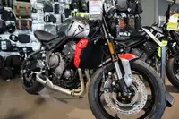 2024 Triumph Trident SIlver Ice Red