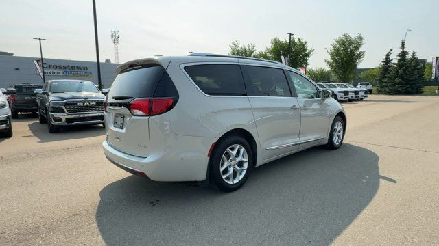 2020 Chrysler Pacifica Limited | Remote Start | Sunroof in Cars & Trucks in Edmonton - Image 3