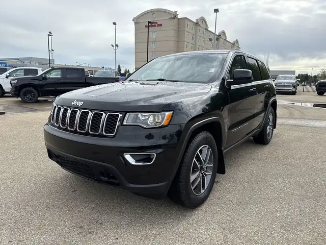 2021 Jeep Grand Cherokee Laredo in Cars & Trucks in Edmonton - Image 5
