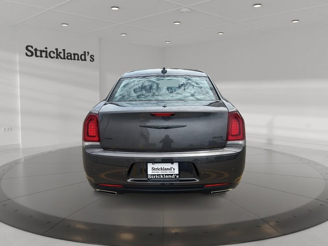 2022 CHRYSLER 300 TOURING L AWD in Cars & Trucks in Stratford - Image 4