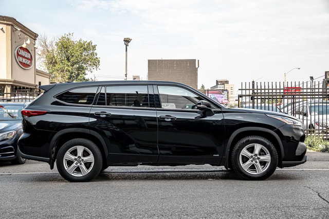 2022 Toyota Highlander HYBRID LE AWD | 8 PASS | CAM | BSM | ONE  in Cars & Trucks in City of Toronto - Image 3