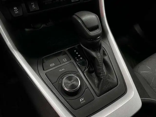 2020 Toyota RAV4 XLE AWD - TOIT OUVRANT - VOLANT CHAUFFANT - MAG in Cars & Trucks in Québec City - Image 20