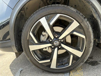 This Nissan Qashqai boasts a Regular Unleaded I-4 2.0 L/122 engine powering this Variable transmissi... (image 5)