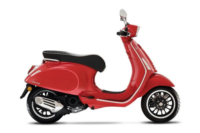 2023 PIAGGIO Sprint 150 iGet in Scooters & Pocket Bikes in Saguenay