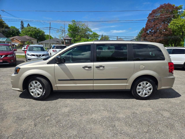 2015 Dodge Grand Caravan SE in Cars & Trucks in Oshawa / Durham Region - Image 2