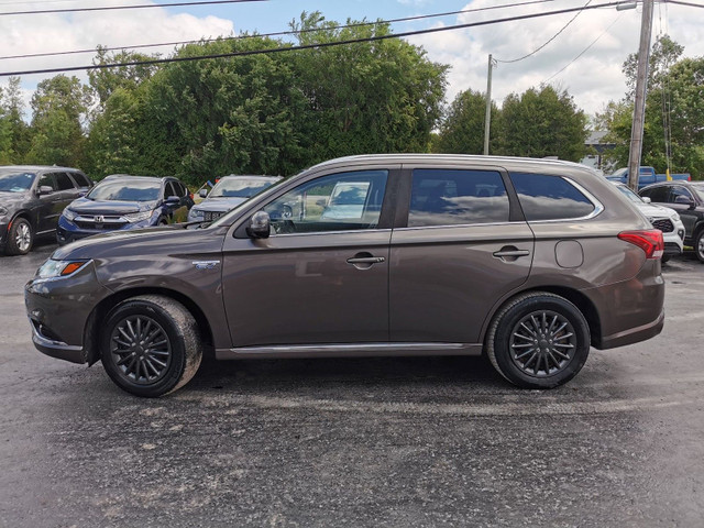 2018 Mitsubishi Outlander PHEV GT in Cars & Trucks in Belleville - Image 2