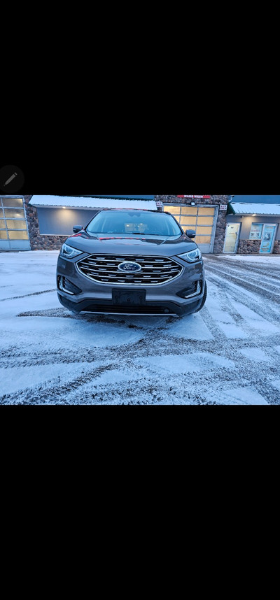 2019 Ford Edge Titanium AWD, Low Mileage