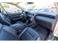 CLEAN CARFAX AND LIKE NEW! - 2.5L Engine - AWD - Automatic Transmission - Sunroof - Leather Interior... (image 4)