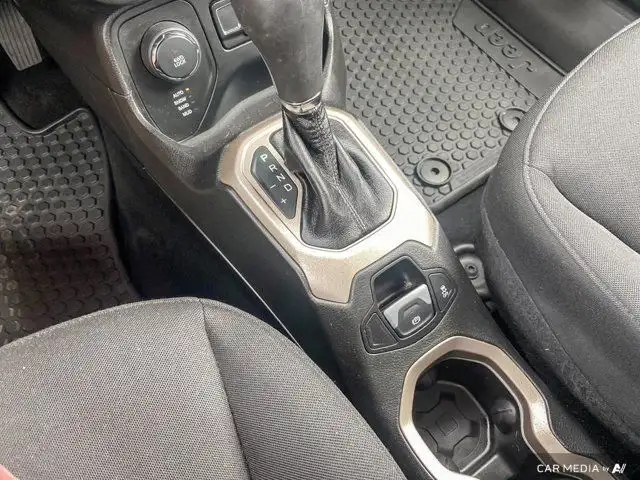 2016 Jeep Renegade North in Cars & Trucks in Saskatoon - Image 23