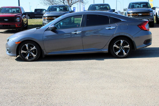 2017 Honda Civic Touring in Cars & Trucks in Medicine Hat - Image 2