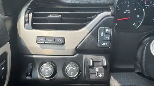 2019 GMC Yukon XL Denali in Cars & Trucks in Laval / North Shore - Image 22