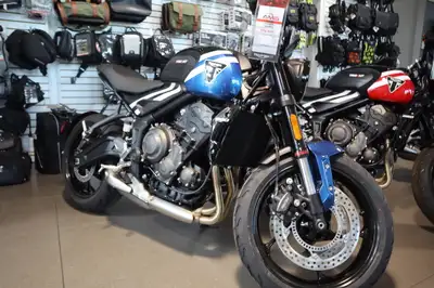 2025 Triumph Trident 660 Cobalt Blue/Sapphire Black Triple-powered advantage Take fun seriously Exhi...