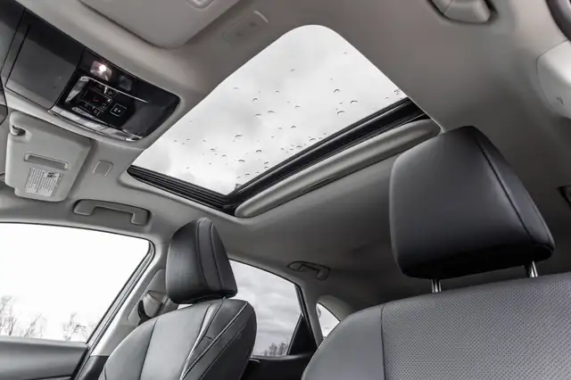 2022 Lexus NX NX 350h / camera / bluetooth / volant chauffant Bi in Cars & Trucks in Laval / North Shore - Image 7