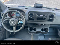Mercedes-Benz Rive-Sud, la destination Mercedes-Benz par excellence. Bienvenue en première classe. D... (image 9)