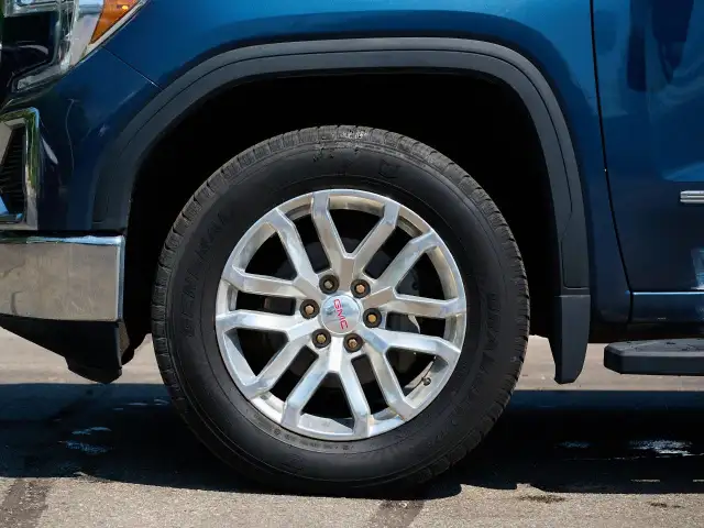 2019 GMC Sierra 1500 in Cars & Trucks in Kamloops - Image 8