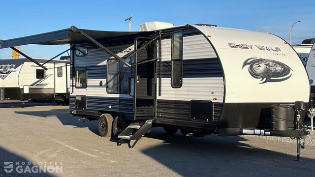 2023 Grey Wolf 22 MK SE Roulotte de voyage in Travel Trailers & Campers in Laval / North Shore - Image 2