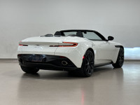 L'Aston Martin DB11 V8 Volante 2020 présente un équilibre élégant entre performance et luxe dans un... (image 7)