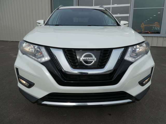  2017 Nissan Rogue SV, Backup Camera, Heated Seats, in Cars & Trucks in Moncton - Image 2