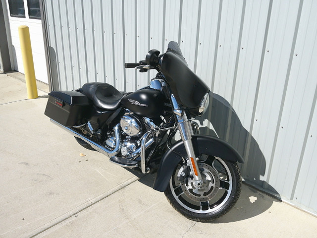 2012 Harley Davidson Street Glide $120 B/W OAC in Touring in Edmonton - Image 2