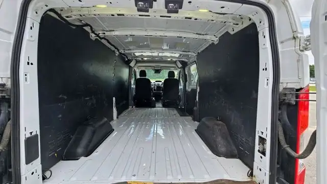 2017 FORD TRANSIT T-250 250 dans Autos et camions dans Barrie - Image 13