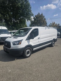 Perfect Auto CLEAN CARFAX - LOW ROOF - 148 WHEEL BASE - 3.7 L GAS - ROOF RACK - SHELVING - PRICE IS... (image 1)