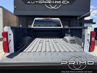 2022 Chevrolet Silverado 3500HD 4WD Crew Cab Long Box High Country Double Roues Automatique avec Siè... (image 6)