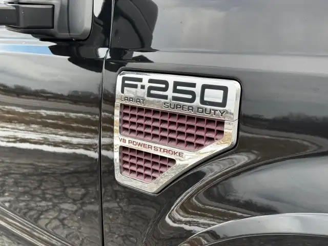 2008 Ford F-250 Lariat **BRAND NEW VENOM TIRES** in Cars & Trucks in Hamilton - Image 13