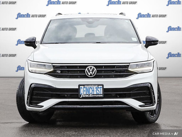 2022 Volkswagen Tiguan Comfortline R-Line Black Edition low k... in Cars & Trucks in London - Image 2
