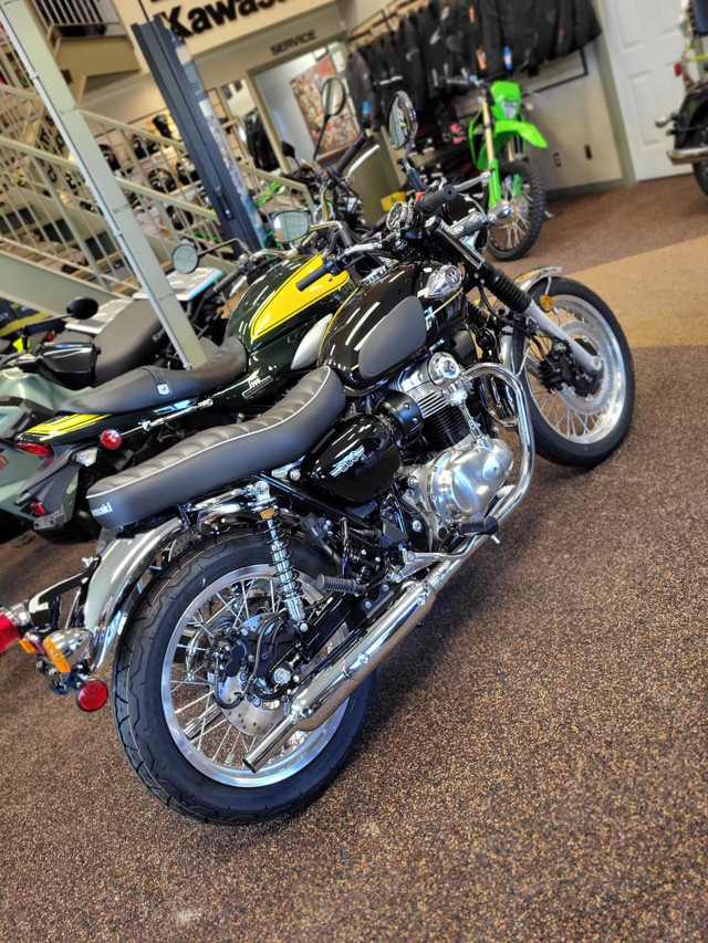 2025 Kawasaki W800 in Street, Cruisers & Choppers in St. Catharines - Image 3
