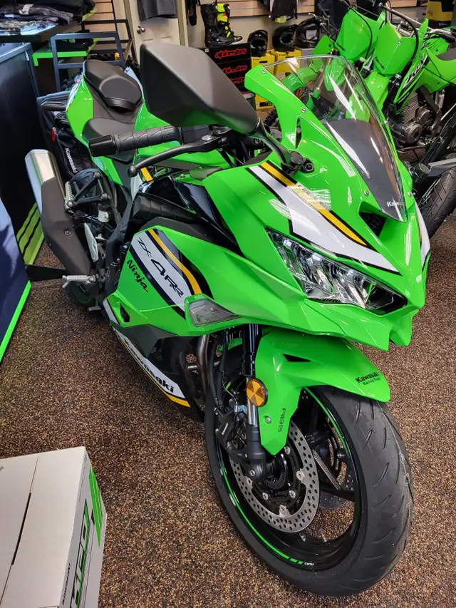 2025 Kawasaki NINJA ZX-4RR in Sport Bikes in St. Catharines - Image 4