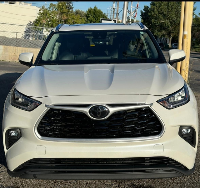 2020 Toyota Highlander XLE AWD for sale in Calgary Alberta in Cars & Trucks in Calgary - Image 4